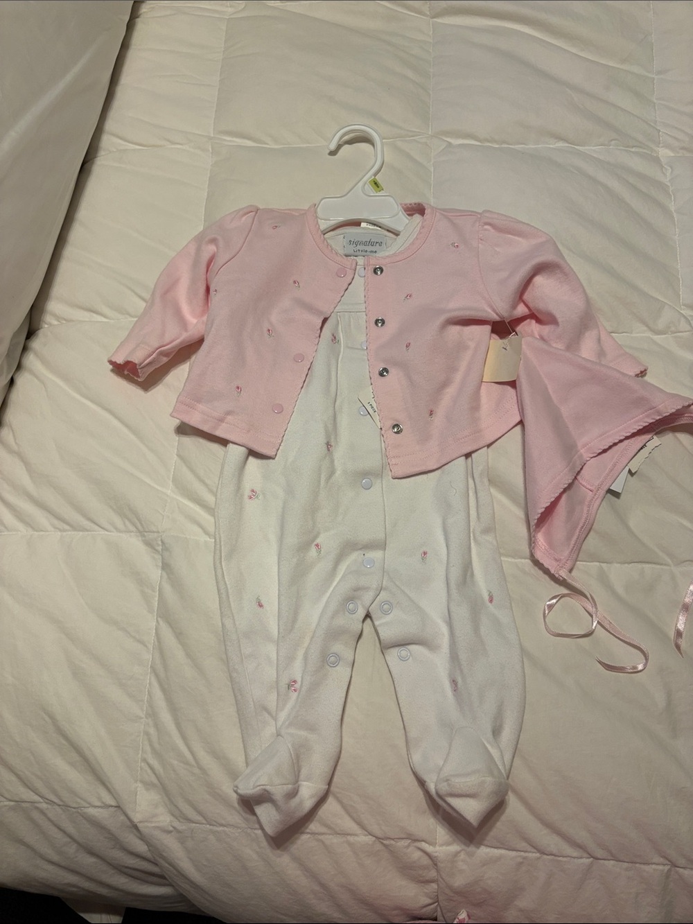 ✨BRAND NEW ✨ SIGNATURE LITTLE ME PINK/WHITE 3 PIECE SET